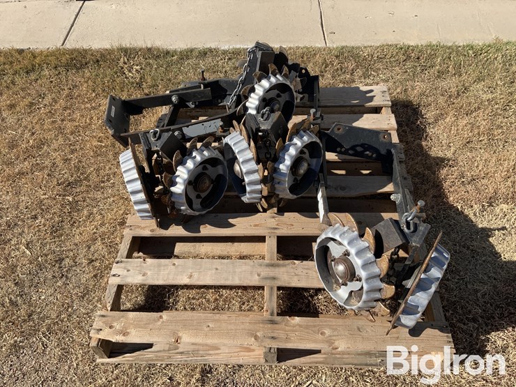 john-deere-banded-row-cleaners-image-6