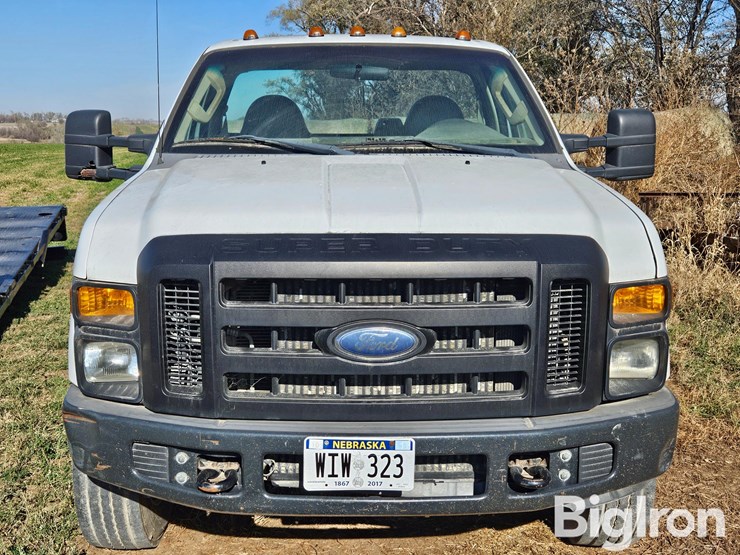 ford-f350-xl-image-2