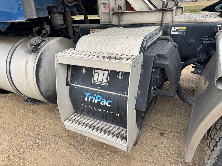 2016-kenworth-t680-image-10