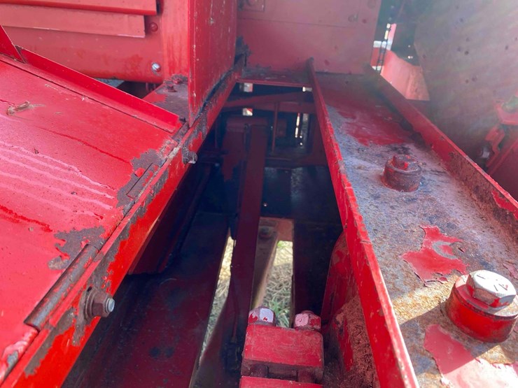 new-holland-316-image-13