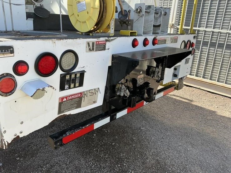 2015-international-7400-image-10