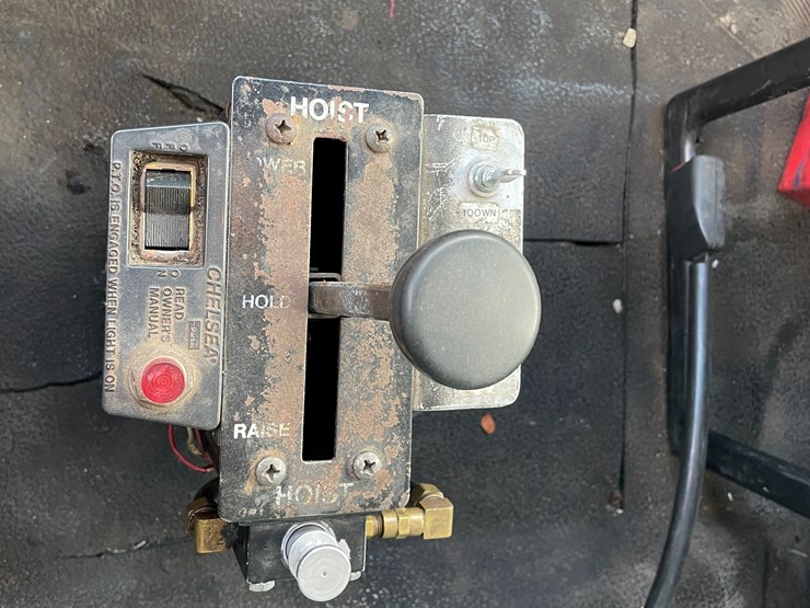 international-7400-image-30