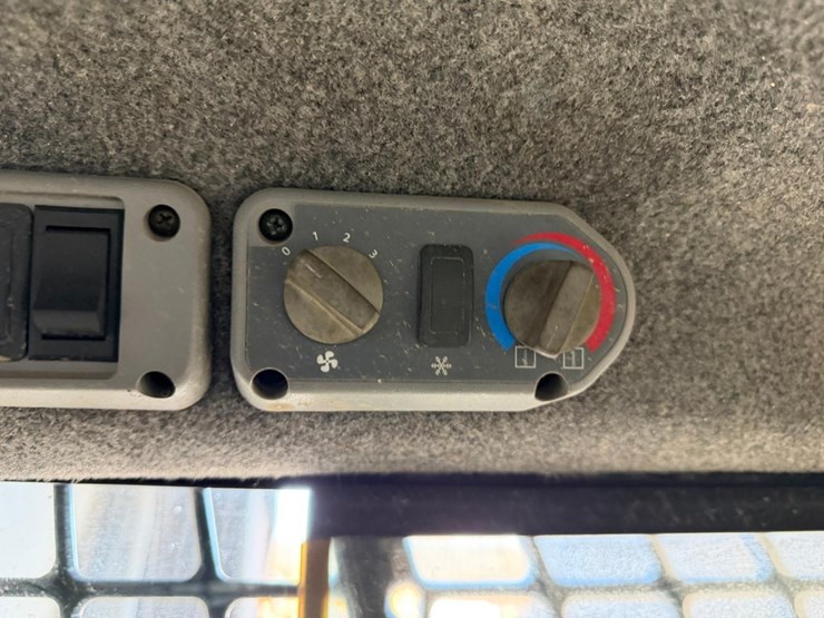 bobcat-t110-image-29