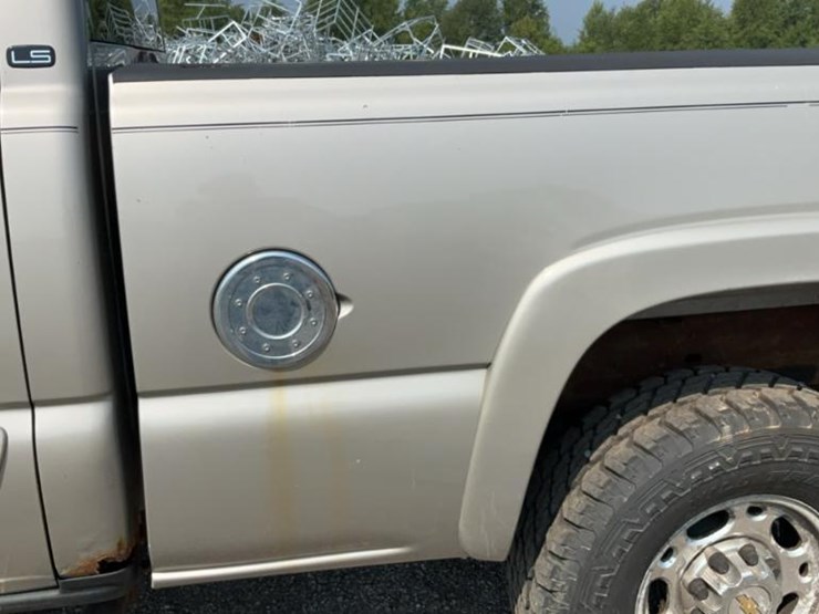 2005-chevrolet-silverado-2500hd-image-21