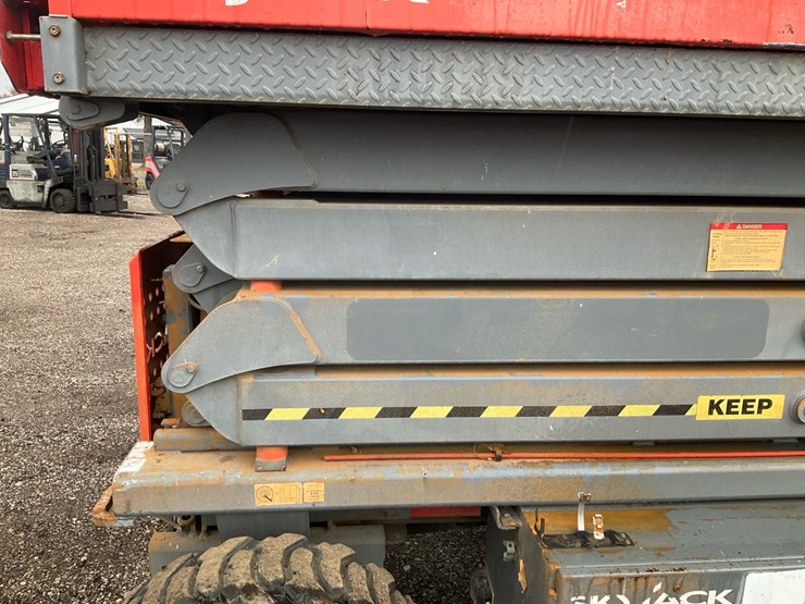 skyjack-sj7135rt-image-17