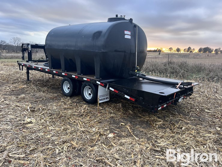 2015-titan-trailer-image-7