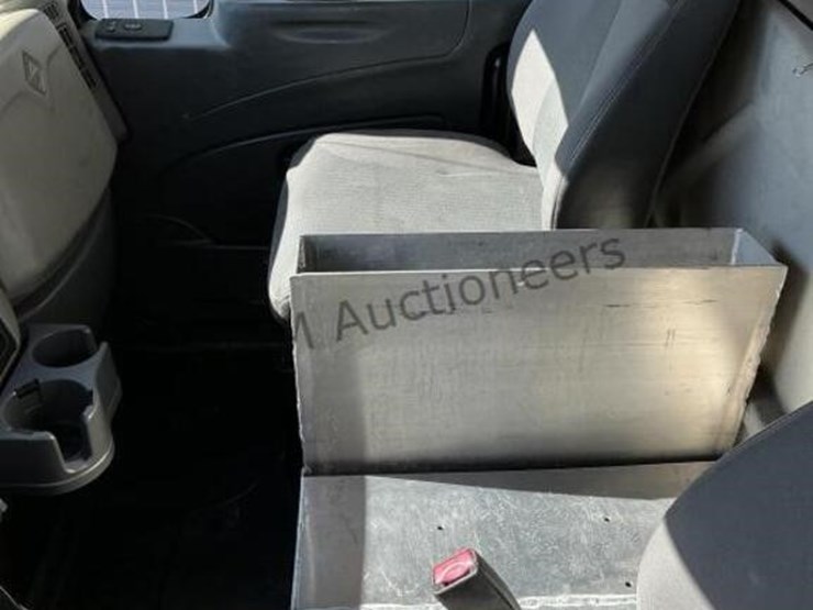 2009-international-7400-image-31