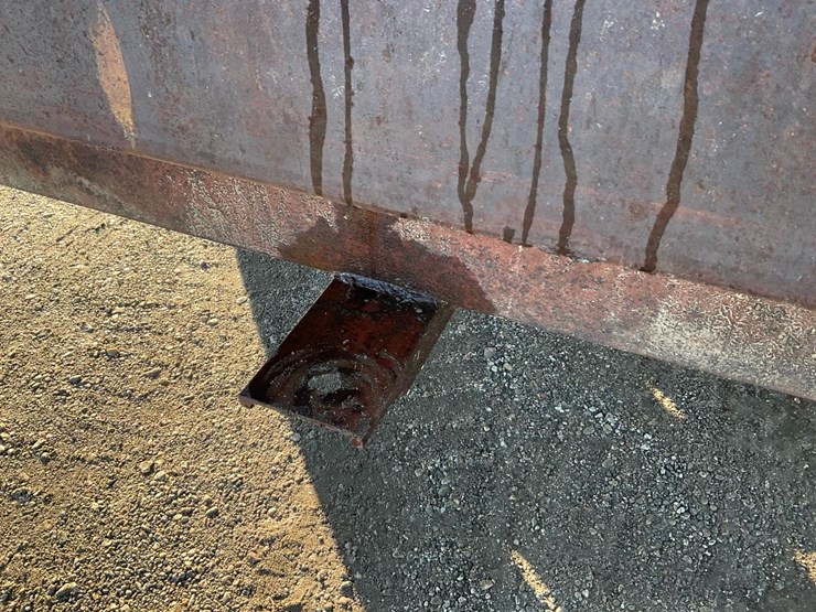 #2300-•-sawdust-trailer-image-31