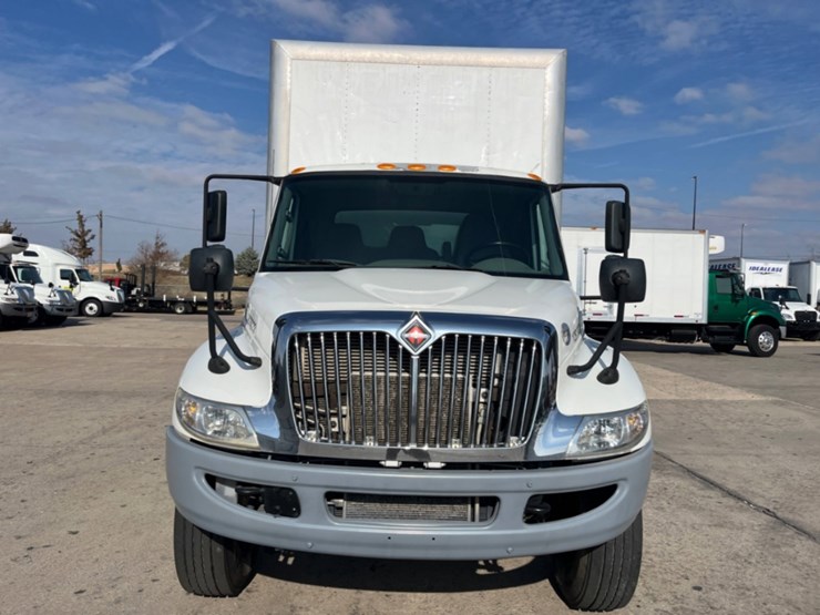 2019-international-durastar-4300-image-2