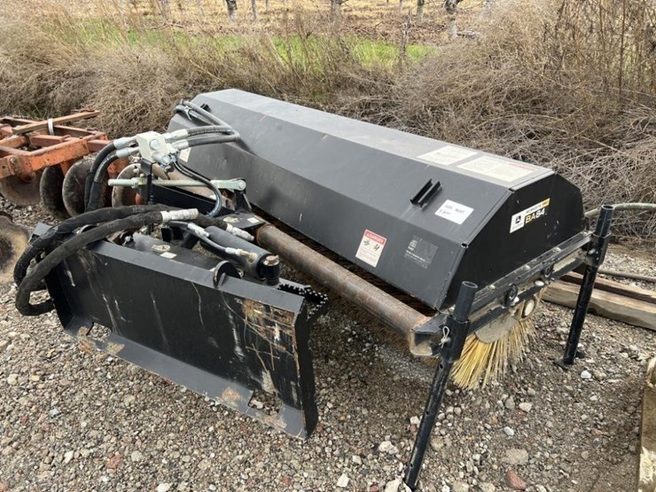 john-deere-ba84-angle-broom-image-1