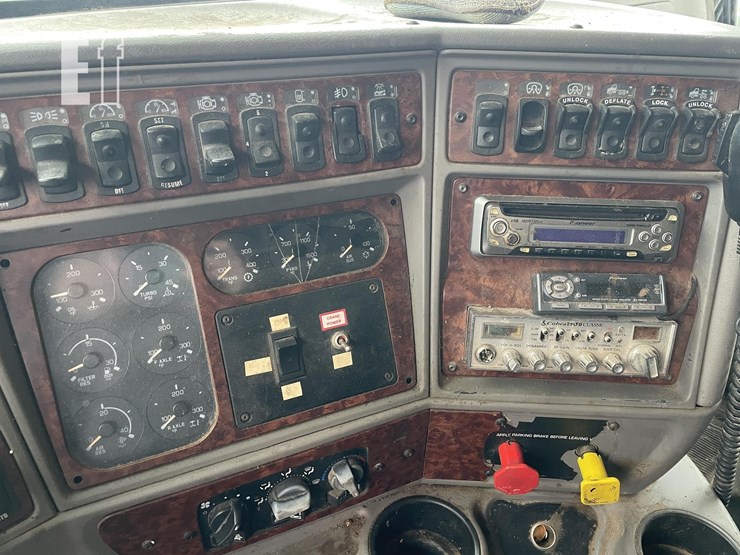 kenworth-t2000-image-38