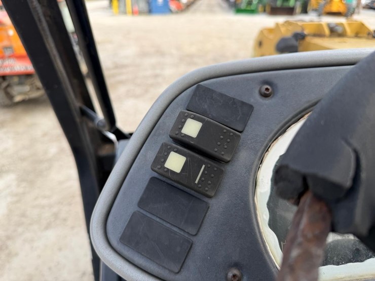 caterpillar-th350b-image-22