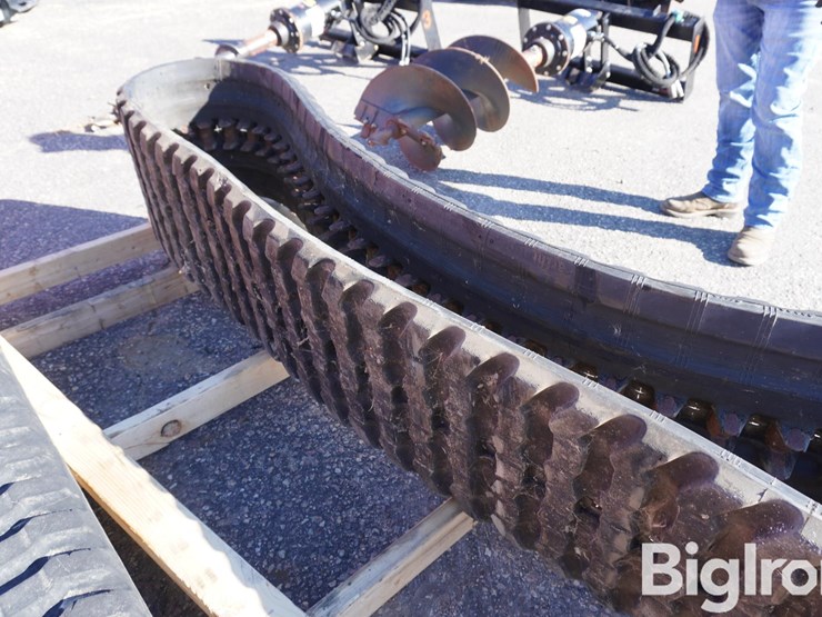 bobcat-t870-image-12