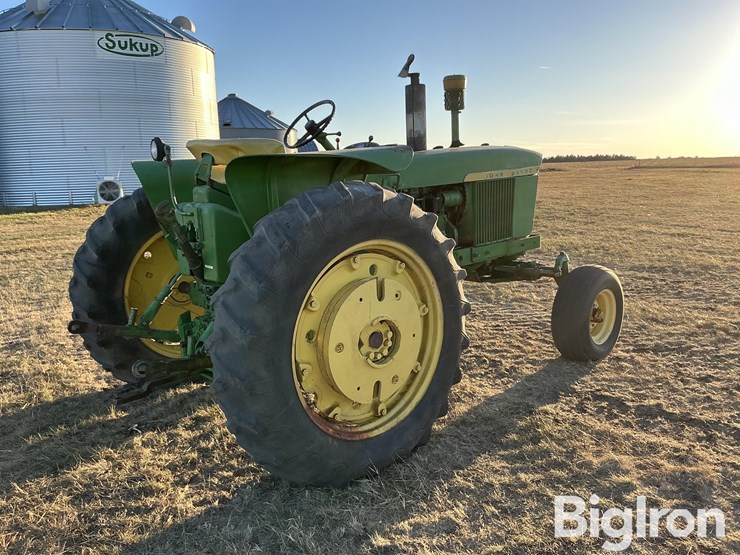 john-deere-3010-image-5