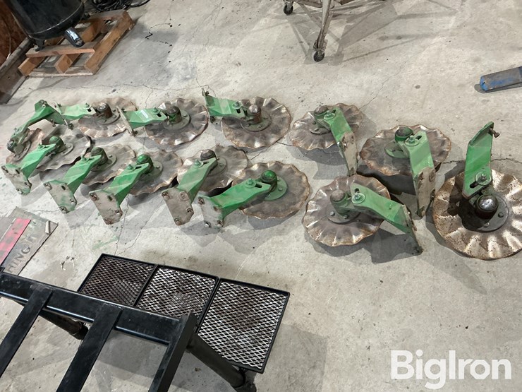 john-deere-row-openers-image-4