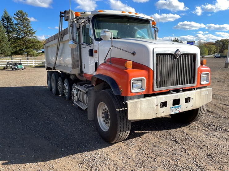 #1105-•-2005-international-5500i-6x4-dump-truck-(has-mn-title)-image-7