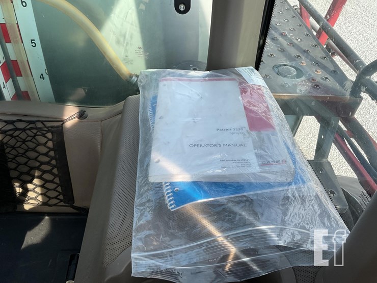 case-ih-patriot-3330-image-51