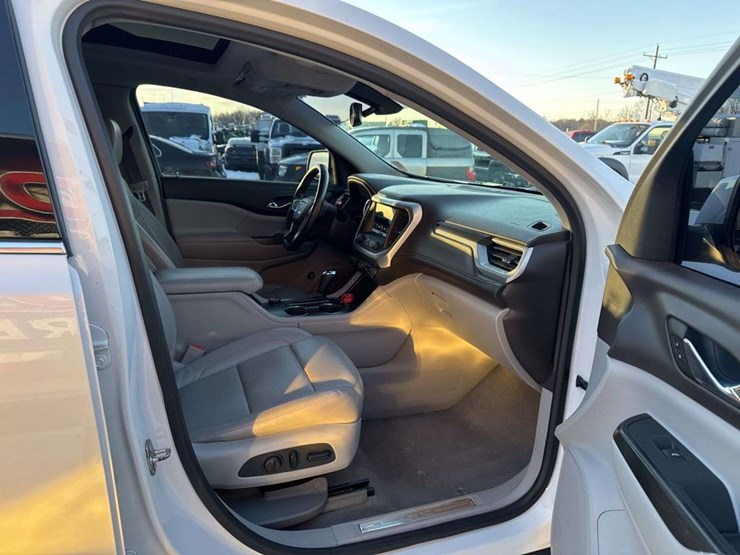 2017-gmc-acadia-slt-image-20