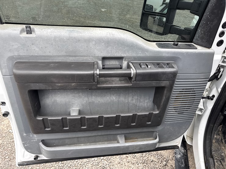 ford-f450-xl-image-18