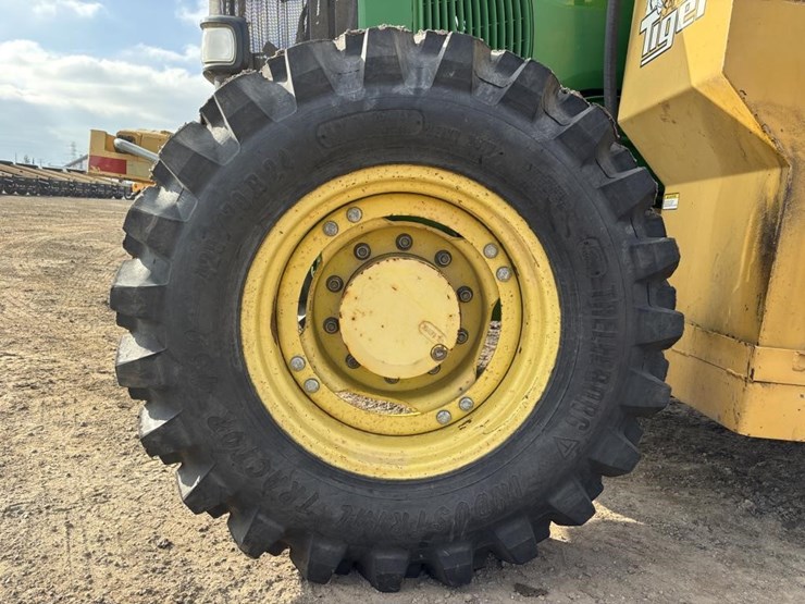 john-deere-7220-image-25