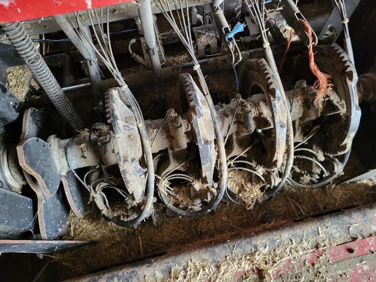 1997-new-holland-590-image-39