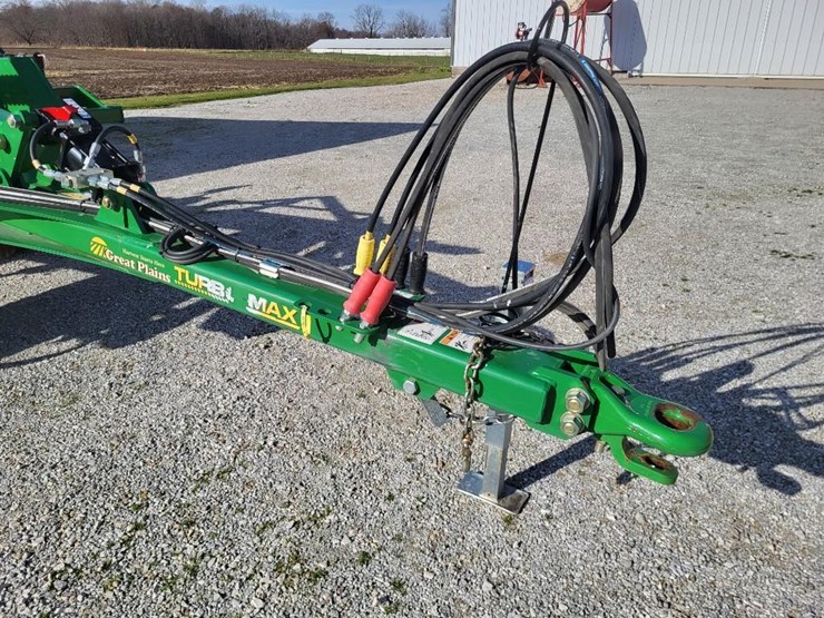 2022-great-plains-1000tm-image-38