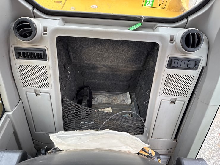 caterpillar-330-image-26