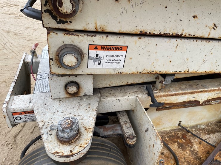 #301-•-terex-scissor-lift-image-17