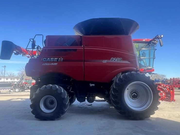 case-ih-8250-image-8