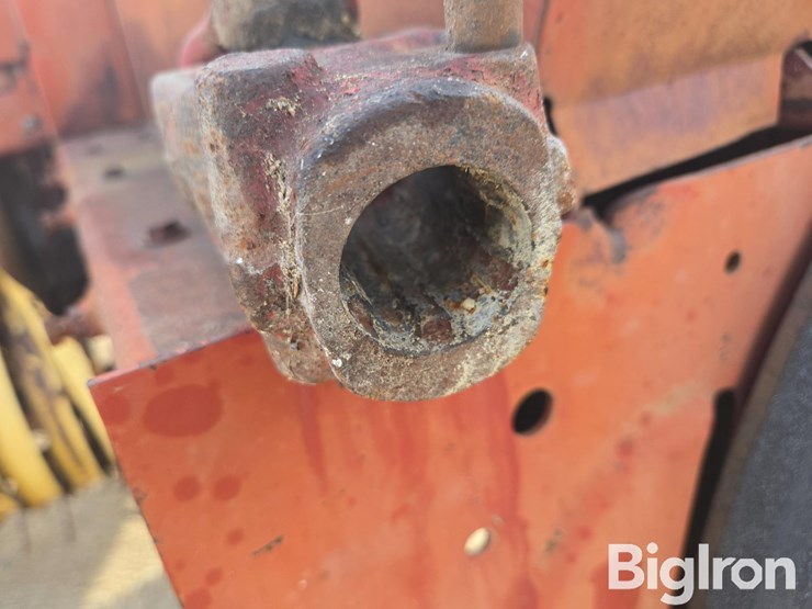 new-holland-315-image-12