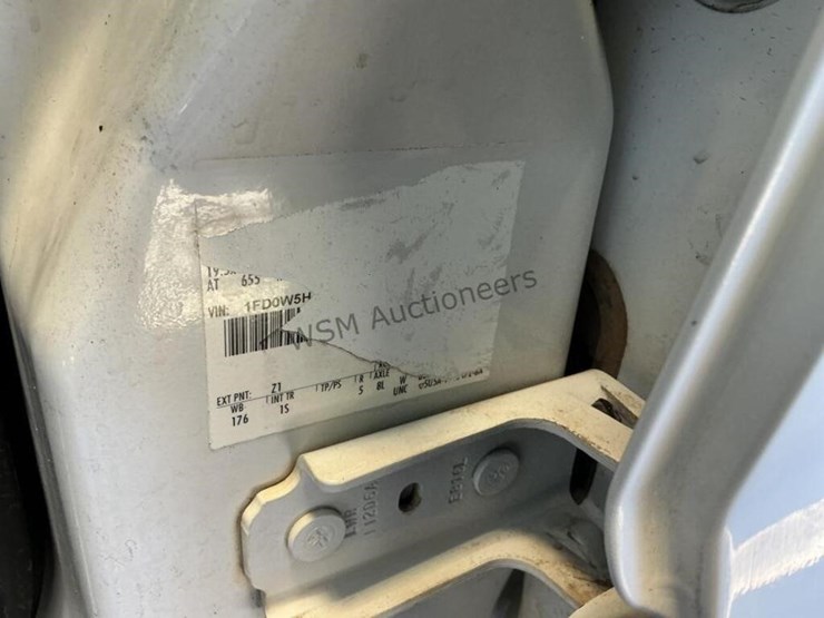 2016-ford-f550-image-16