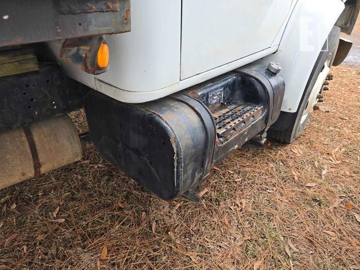 international-4700-image-17