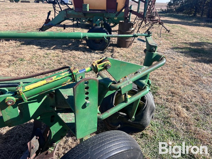 john-deere-8-image-9