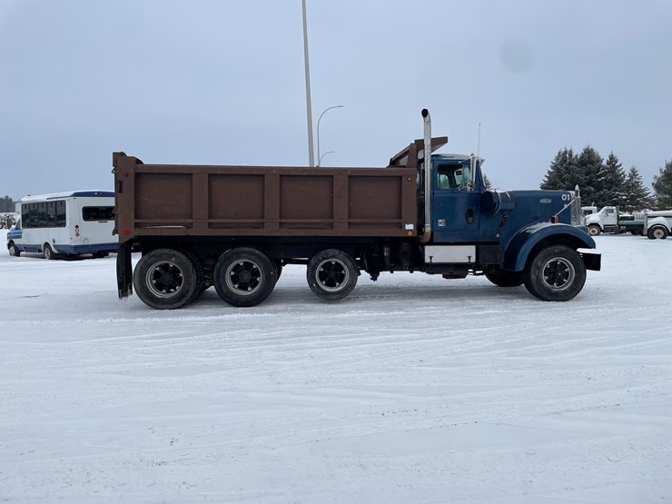 #1166-•-1987-autocar-dump-truck-(has-mn-title)-image-6