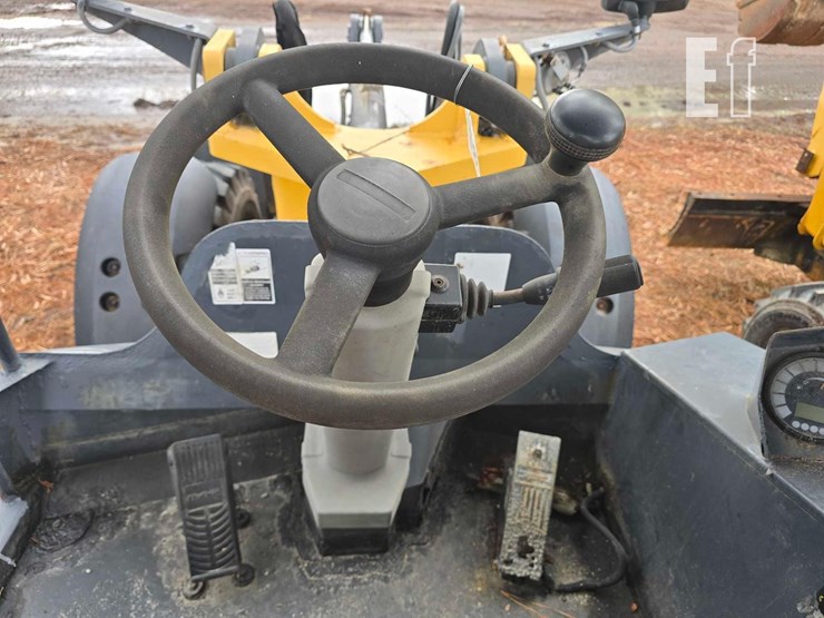 deere-204k-image-25