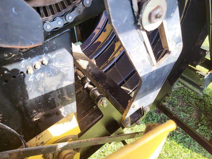 new-holland-590-image-47