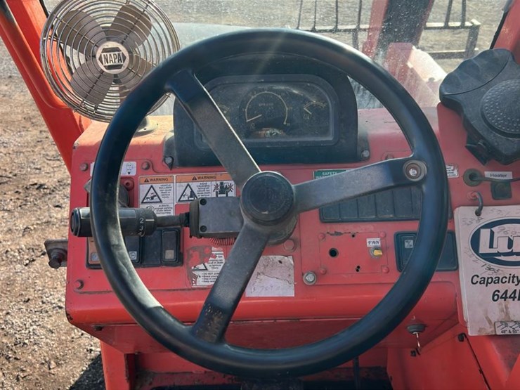 2005-lull-644e-42-image-13