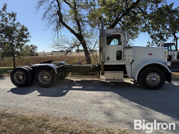 2008-peterbilt-388-image-4