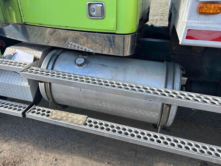 western-star-4964f-image-61