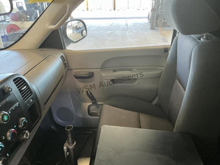 2012-chevrolet-silverado-1500-image-18