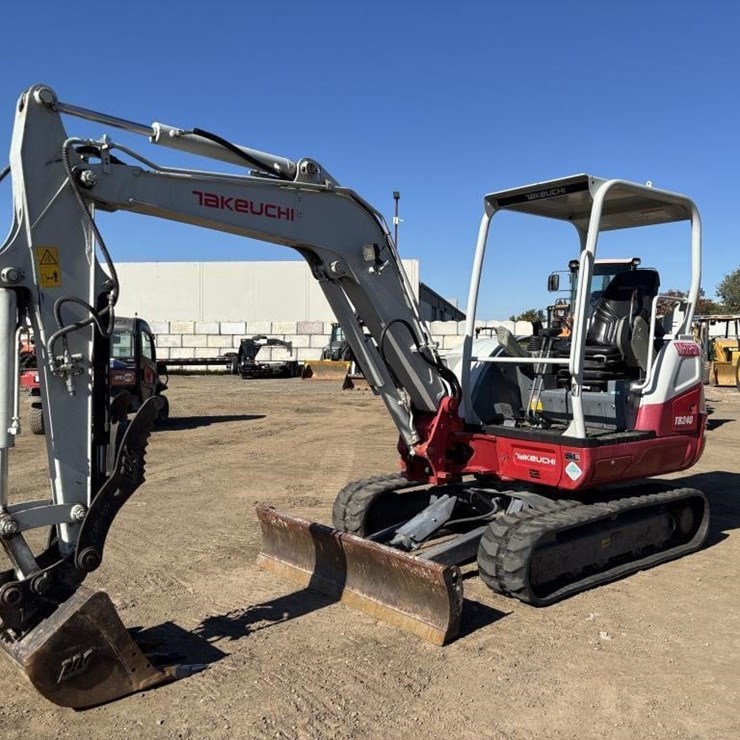 TAKEUCHI TB240