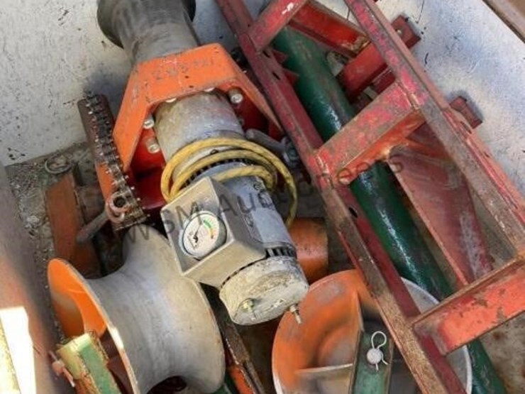 steel-job-box-w/-asst-tugger-equipment-image-4