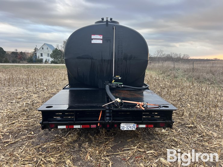 2015-titan-trailer-image-6