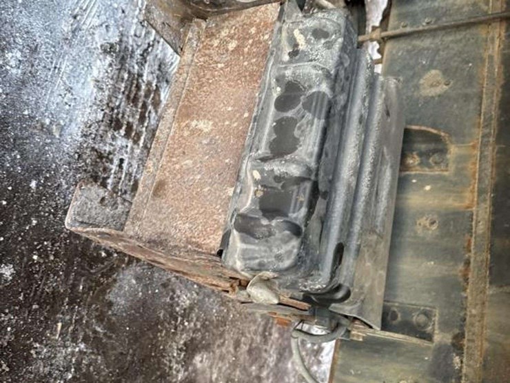 2011-ford-f650-image-14