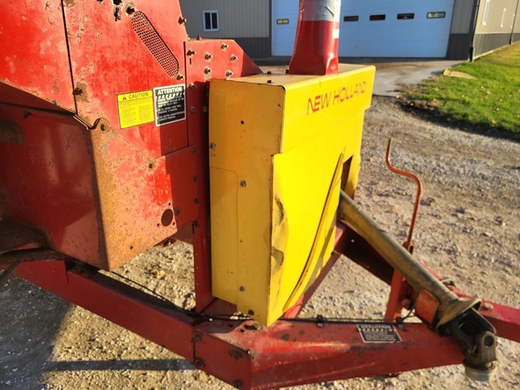 new-holland-358-image-11