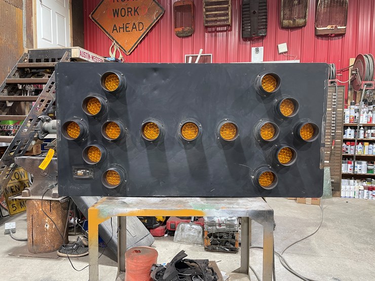 #7887-•-light-up-arrow-sign-image-2