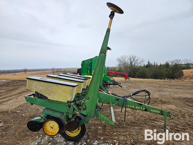 john-deere-7000-image-4