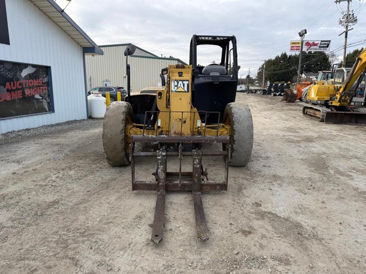 caterpillar-th350b-image-8