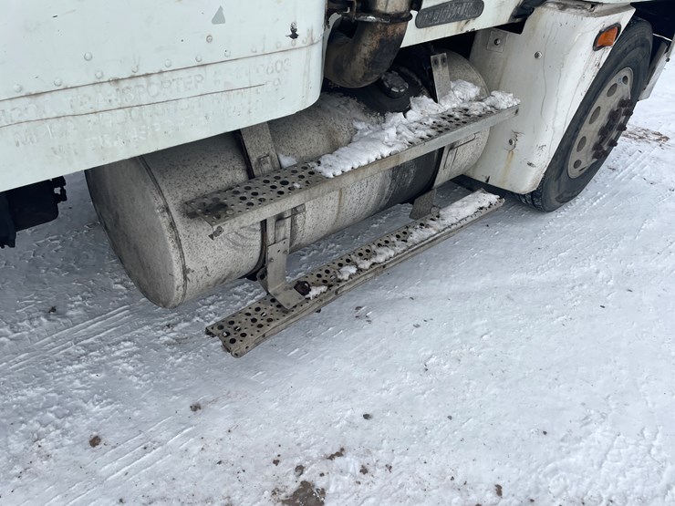 #1154-•-1996-freightliner-truck-tractor-(has-mn-reconstructed-title)-image-26