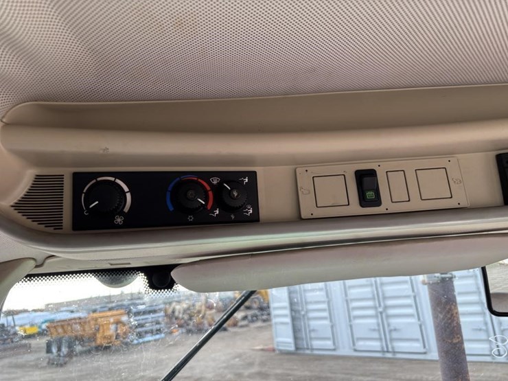 john-deere-7130-image-40